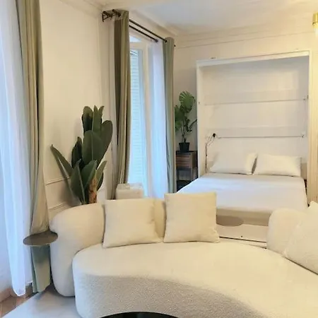 Appartamento De Luxe Juste A Cote Des Champs-elysees