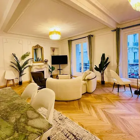 Appartamento De Luxe Juste A Cote Des Champs-elysees Parigi